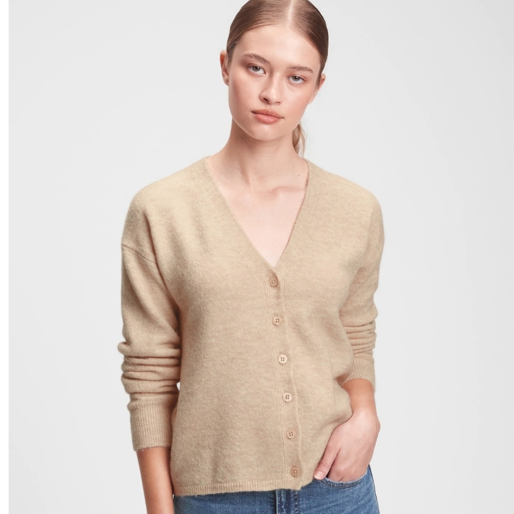 🥳FINAL PRICE👍🤎 NWT‼️ GAP brand Forever Cozy V-Neck Sweater Cardigan
